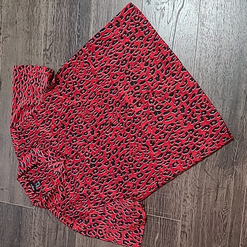 FOREVER 21 Mens Satin Button Down Leopard Print Short Sleeve Size Large